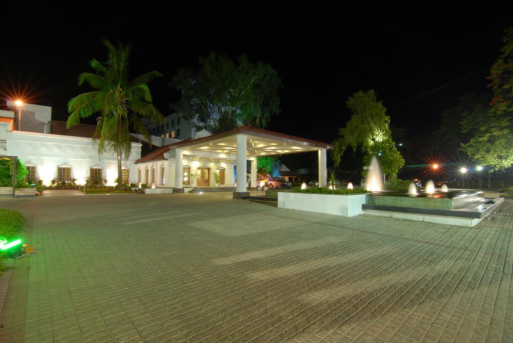 Chanakya Bnr Hotel Ranchi Exterior photo